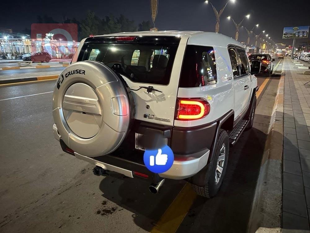 تويوتا إف جي كروزر